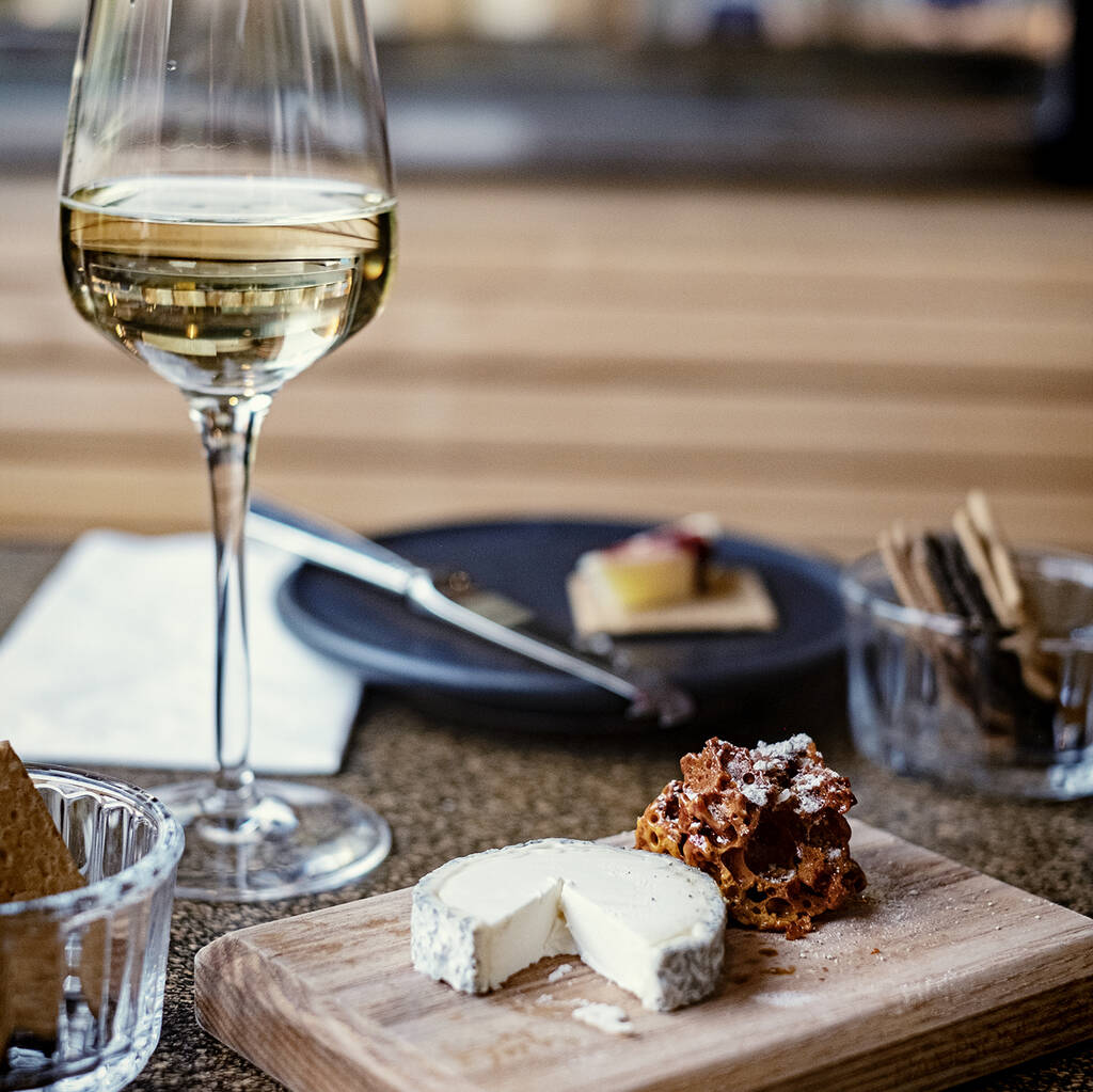 Afternoon Cheese On The Cheese Barge For Two